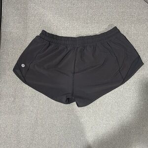 Lululemon Hotty Hot Lined Shorts 2.5" Size 8 Reg Style: W7AGUR